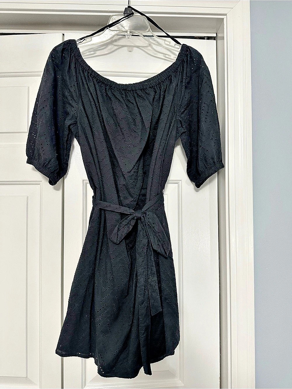 Gap Eyelet Off-Shoulder Dress Black Small Like New